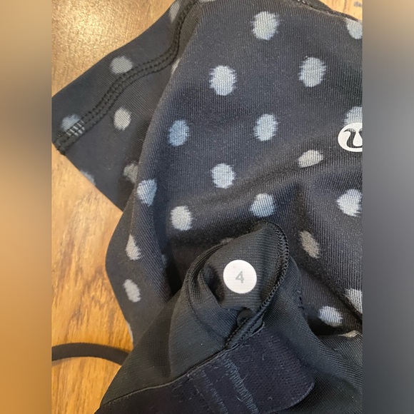 Lululemon Exquisite Tank Black Polka Dot Mesh - Size 4 - Picture 6 of 7